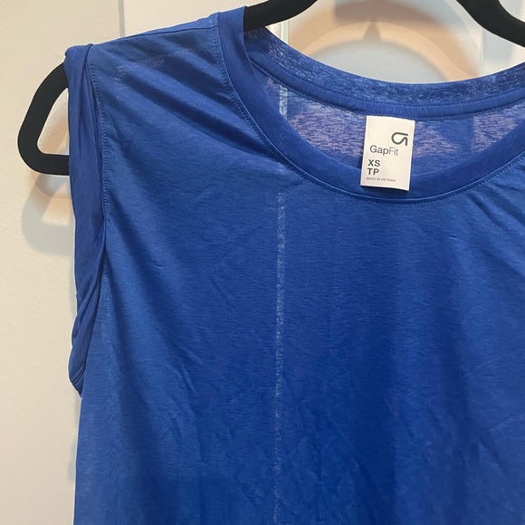 Gap fit workout top - Picture 3 of 4
